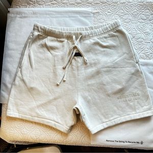 Fear of God Essentials shorts XL